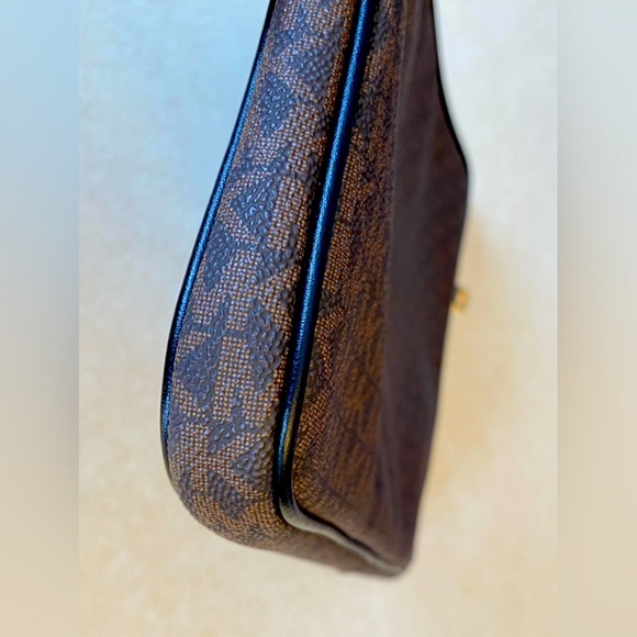 MICHAEL KORS Jet Set Travel LG Laptop Case, EUC - Picture 7 of 11